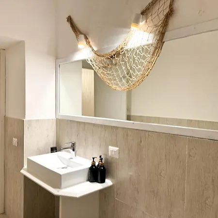 Bacans - Vico Collegio At Marina Apartment *