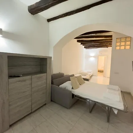 Bacans - Vico Collegio At Marina Apartment